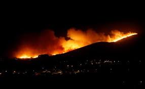 3 los informes contemporáneos indican que el terremoto duró entre tres minutos y. Cientos De Evacuados Por Un Incendio En Los Alrededores De Lisboa El Correo