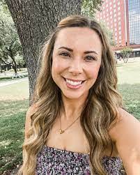 Amanda Buescher's Instagram, Twitter & Facebook