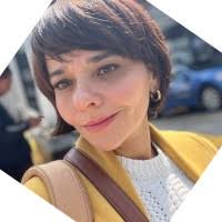 7100+ perfiles de «Elia»