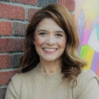 Jana Hanks's Instagram, Twitter & Facebook