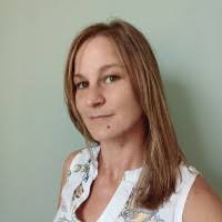 400+ "Lesley" profiles