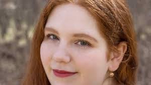 Amanda Larney's Instagram, Twitter & Facebook