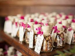 Así que marcad la diferencia y elegid regalos que vuestros invitados puedan aprovechar y recordar ese día tan especial. Pin En Boda