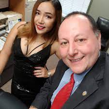 Jovi gifts yara a new phone! 90 Day Fiance David Toborowsky Lands New Job As A College Professor
