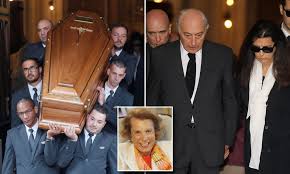 Françoise bettencourt meyers (67 jahre) unternehmen: Daughter Of L Oreal Heiress Mourns At Her Funeral Daily Mail Online