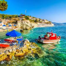 De ionische eilanden liggen in het noordwesten van griekenland in de ionische zee, in het eiland kythira ligt als enige niet aan de westkust van griekenland maar ligt ten zuiden van het schiereiland. Deze Onbekende Griekse Eilanden Ken Je Nog Niet Vakanties Nl Blog