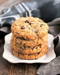 This moist and chewy oatmeal raisin cookie recipe makes the best version of an old favorite. Jog8tvbovbbe5m