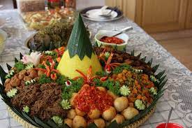 Nasi Tumpeng Community Post 30 Delicious Indonesian Dishes You Need To Try Indonesian Cuisine Indonesian Food Culinary Tourism
