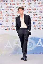 He was an actor, known for reindeer games (2000), slither (2006) and shanghai noon (2000). Charlie Heaton Ermenegildo Zegna Suit Charlie Actors Celebs