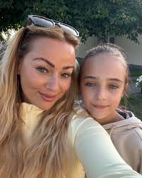 A very wholesome weekend 🥹🎃 Lige hvad vi havde brug for efter et par 🌪️  uger 🧡 Billede 3 er favoritten @katja_bruun 🥹🫶🏽