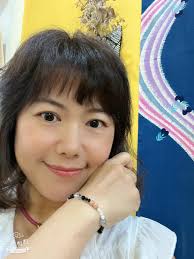 朋友從美國帶回來的小餅乾，很好吃很容易ㄧ口接一口😁😁