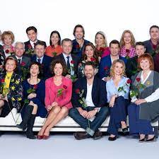 Es könnte den nächsten abschied für die fans der serie bedeuten. Rote Rosen Volkmar Leif Gilbert Kommt Fur Julian Brodacz Gala De
