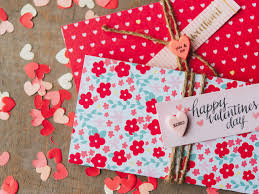 Then, make a line of 3 hearts in a row with the message you won my heart! you can also glue the king or queen card from a deck of cards onto the front of a i have a boyfriend and i wanted to make him a special card for valentine's day. 13 Diy Valentine S Day Card Ideas