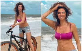Ask anything you want to learn about luciana gimenez by getting answers on askfm. Luciana Gimenez Pedala Em Praia No Sul Da Bahia Durante Viagem Quem Quem News