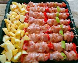 Firinda Tavuk Cop Sis Ve Patates Malzemeler Bir Tavugun Yemek Tarifleri Yemek Leziz Yemek