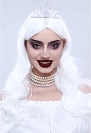 Queen of Hearts Tart Scene Cosplay