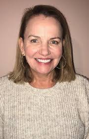 Kim Hogan's Instagram, Twitter & Facebook