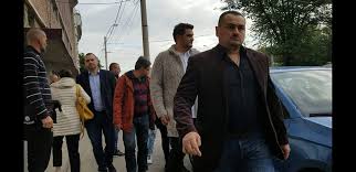 May 30, 2021 · liviu dragnea nu mai este președintele psd, ci un cetățean obișnuit. Probleme In GiuleÈ™ti Reporterul Gsp A Fost Bruscat De Bodyguarzii Fiului Lui Liviu Dragnea