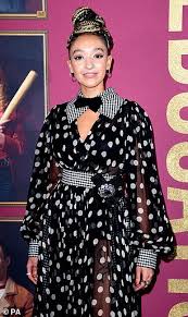 Who currently plays for vanderbilt university. Gillian Anderson Dazzles In Glittering Gold Floor Length Frock For Sex Education Season Two Premiere