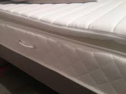 Diie box (unterbau) wird mit einem stoff ihrer wahl bezogen. Welche Bettlaken Fur Boxspringbetten Und Wie Das Bett Richtig Beziehen