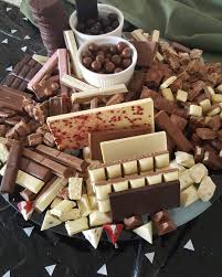 For The Chocolate Lovers Chocolateplatter Chocolate Sweet Ad 1 For The Chocolate Lovers Chocolatepl Food Platters Party Food Platters Chocolate Lovers