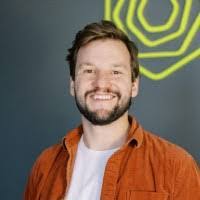 Sam Randall's Instagram, Twitter & Facebook