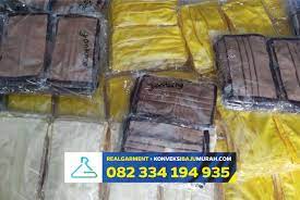 Industri garment dan tekstil cukup banyak berdiri di kabupaten karanganyar terutama di seputaran perbatasan antara kabupaten karanganyar, kabupaten sragen dan kota surakarta, salah satunya adalah pt. Real Garment 082 334 194 935 Pabrik Masker Kain Magetan