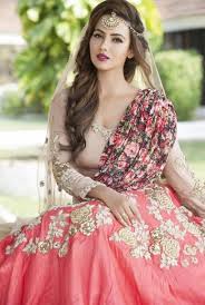 Sana khan (geboren 21 augustus 1988) is een voormalige indiase actrice, model en danseres. Sana Khan Age Height Wiki Family Movies Photos Songs Boyfriend