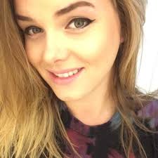 Scarlett hendrickson (@scarlett_ah)