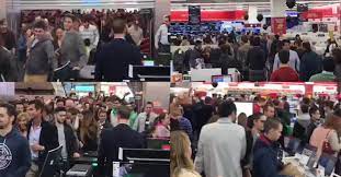 Norteshopping o maior shopping do norte de portugal. Centenas De Pessoas Invadiram A Worten Do Norte Shopping Esta Madrugada