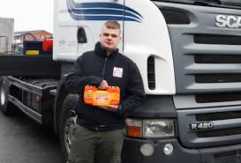 Godt gået! Kenneth har fået topnøglesæt og er snart udlært godschauffør