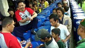 Gudang garam mojokerto.terdapat 1 lapangan multi fungsi yang bisa digunakan untuk futsal dan juga untuk basket.pp yang digunakan. Gudang Garam Naikkan Anggaran Sedekah Fakir Miskin Bisnis Tempo Co