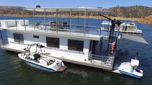 Dale hollow boat sales is a small boat dealership located in burkesville ky. Houseboat Lake Conroe For Sale Zeboats