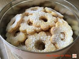Biscuits Citron Jaune D Oeufs Cuits Mes Tables De Fetes