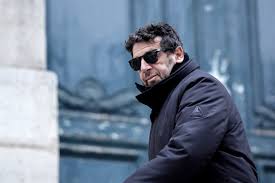 Affaire Patrick Bruel : ce qui attend l'artiste après sa mise en examen et  son placement sous contrôle judiciaire
