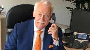 Koninginnedag wordt hier maar mondjesmaat gevierd. Koninklijke Onderscheiding Voor Gerrit De Graaff De Veluwenaar