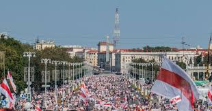 Mais cette année, l'opposition appelait aussi à protester. Belarus