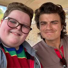 Delightful Derek Selfies for the Gram ☺️. : r/StrangerThings