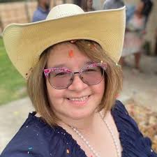 Laura Duron (lil_grandma319@)