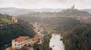 Kennedy este de 7,630 km. Un Weekend In Veliko Tarnovo De Dragos Asaftei