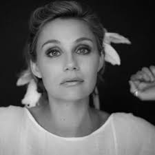 Clare Bowen Web