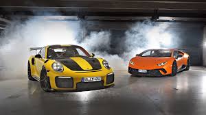The 2019 porsche 911 serves up staggering levels of power throughout the lineup, including the gt2 rs, which the fastest street legal vehicle on the market today, moving from 0 to 60 mph in just 2.7 seconds. Porsche 911 Gt2 Rs Gegen Lamborghini Huracan Performante Technische Daten Auto Motor Und Sport