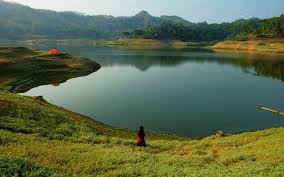 Hanya dengan merogoh kocek sebesar rp.5.000 per orangnya kamu sudah bisa menikmati segala keindahan di waduk sermo. Waduk Sermo Misteri Camping Tiket Masuk
