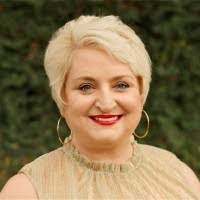 Catherine Beebe's Instagram, Twitter & Facebook