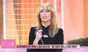 Emma García se sale de su tono habitual para contar lo que le pasó a ella con Julio Iglesias tras las denuncias: "No me gustó"