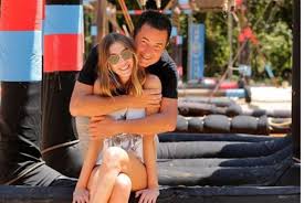 Başarılı yapımcı acun ilıcalı'nın eşi zeynep ilıcalı, ortağı olduğu thank co dekorasyon şirketinin internet sitesinde, bebek ve bodrum'da ki evlerinin fotoğraflarını paylaşmış.rengarenk, sürprizli. Acun Ilicali Yeni Evine Tasindi Emlak Project