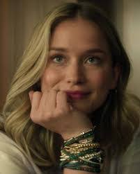 Stacie Dowell's Instagram, Twitter & Facebook