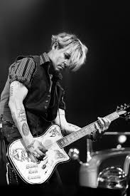 Get the gear to sound like johnny depp and get their tone. Johnny Depp S Duesenberg Johnny Depp Artist Series Electric Guitar Equipboard