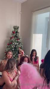 Watch online Anesalynne - MASSIVE GIRL ON GIRL DICK SUCKING COMPETITION IN  YOUR DMS RN DADDY @myamfkhalifaa on X-video