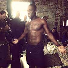 Wie groß und wie viel wiegen, kevin hart? Kevin Hart Grosse Gewicht Alter Korperstatistik